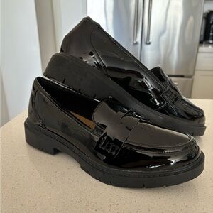 New Clark’s Ayla patent leather loafer 8 1/2